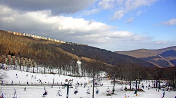 Weather camera view of Wintergreen Mtn. at 3600 ft. elev..