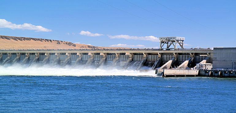 McNary Dam on the border of Washington and Oregon. (Image by Russ McElroy from Pixabay)