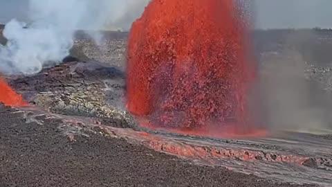 Towering Columns of Lava Burst From Kilauea